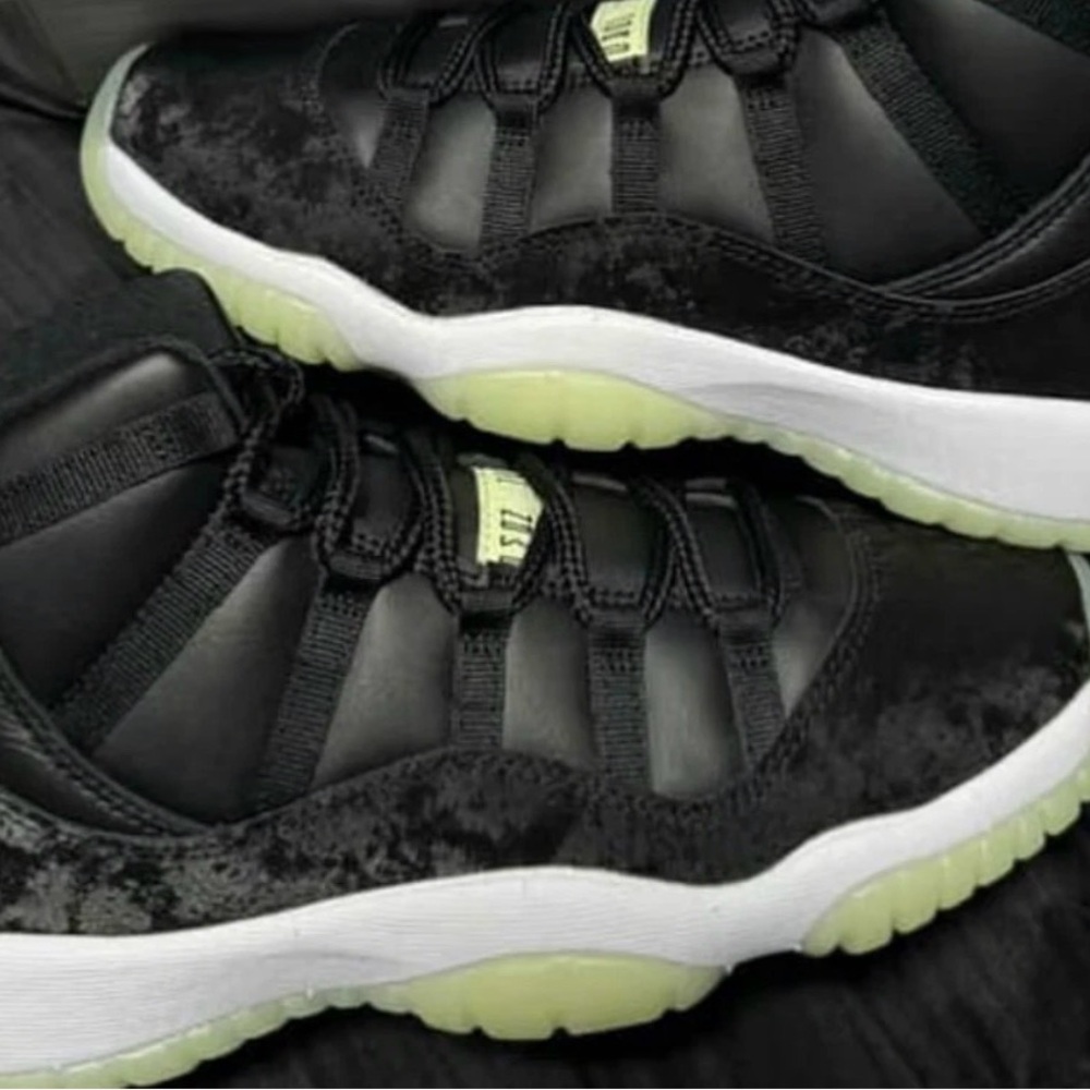 Jordan Athletic Shoes Black and Neon Green - Picture 2 of 6